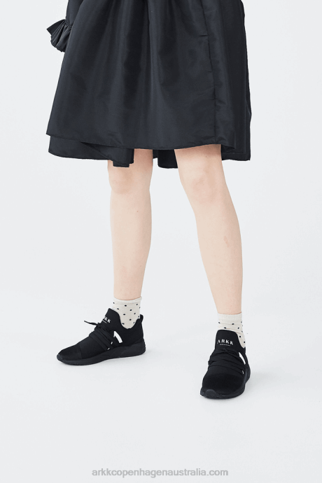 Women Raven Mesh PET S-E15 All Black White ARKK Copenhagen ZN26231